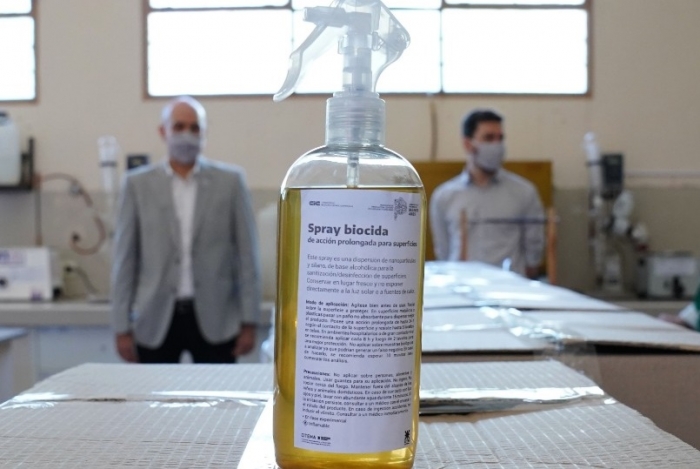 Read more about the article Se entregaron 100 litros del spray anti coronavirus que serán utilizados en hospitales