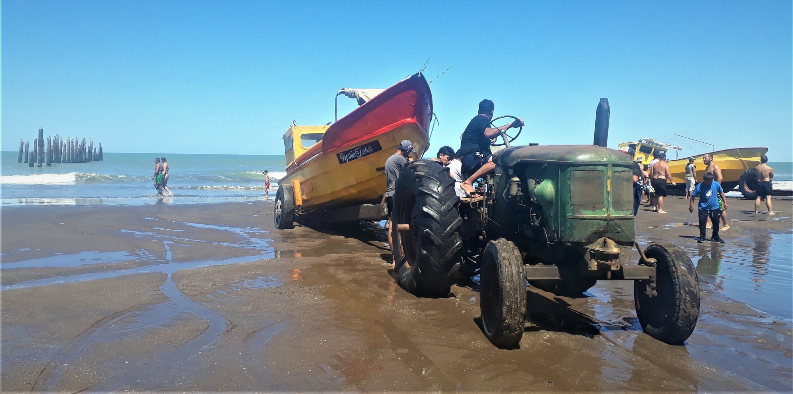 En este momento estás viendo Buscan revertir la delicada situación de la pesca artesanal en el sudoeste bonaerense<p class = "resumen">Andrés Jaureguizar, investigador de la CIC, dirige el proyecto que fue seleccionado por el programa “Ciencia y Tecnología contra el Hambre”.  </p>