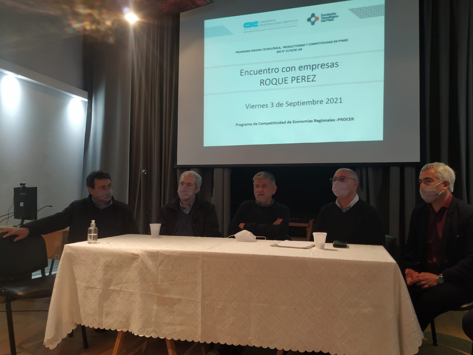 En este momento estás viendo Se firman acuerdos de cooperación entre la CIC y el municipio de Roque Perez<p class = "resumen">El evento contó con la presencia de autoridades y empresarios locales</p>