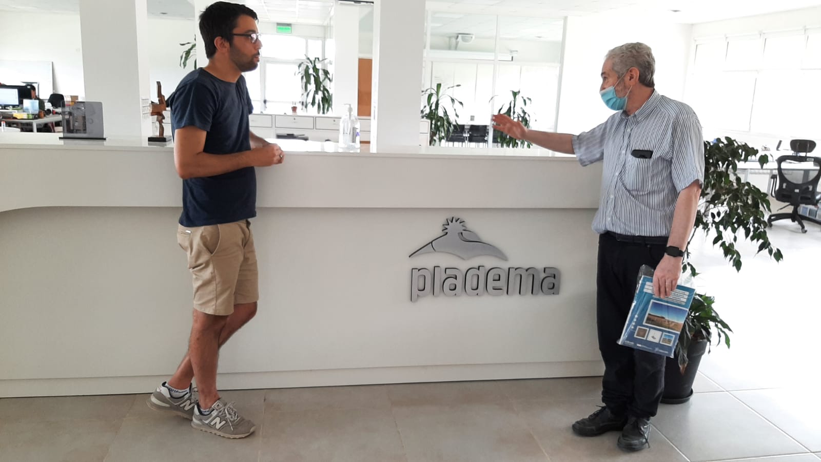 En este momento estás viendo Naón recorrió los institutos IHLLA y Pladema en Tandil<p class = "resumen">Dialogó con investigadoras/es sobre las principales líneas de investigación.

</p>