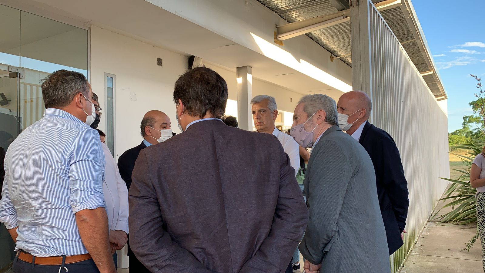 En este momento estás viendo Naón participó de la inauguración Oficial del Centro de la Madera de la UNLP<p class = "resumen">Se trata de un Centro foresto-industrial de características únicas en la región.</p>