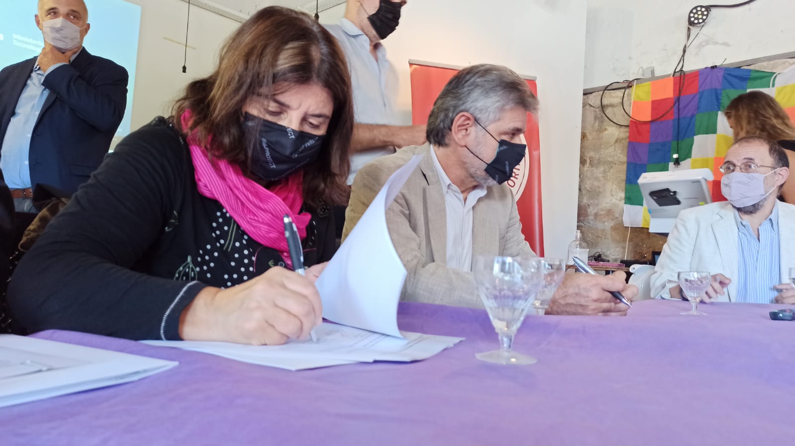 En este momento estás viendo Villar participó de la firma de convenio de creación del Centro Interinstitucional de Investigaciones Marinas (CIIMAR)<p class = "resumen">El centro estará emplazado en Mar del Plata. Estudiará el impacto de la pesca artesanal y los ecosistemas costeros bonaerenses, entre otros temas.</p>