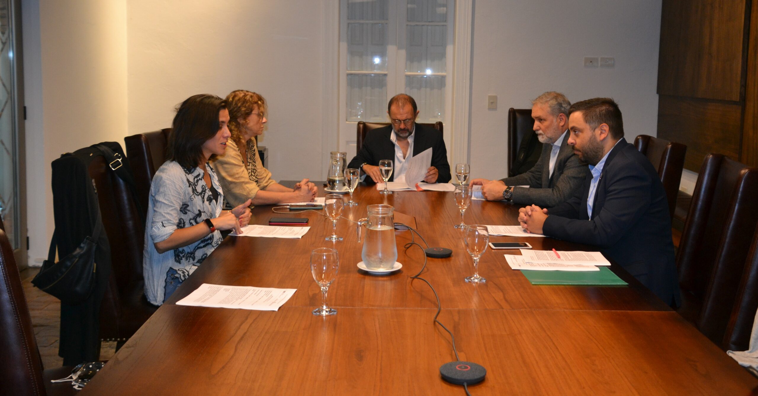 En este momento estás viendo Directorio de la CIC: definieron nómina de postulantes a investigadores e investigadoras 2021<p class = "resumen">La reunión se realizó en San Antonio de Areco. Villar adelantó avances en la gestión de diferentes áreas de gobierno. Además, el Directorio trató temas referidos al personal científico.</p>