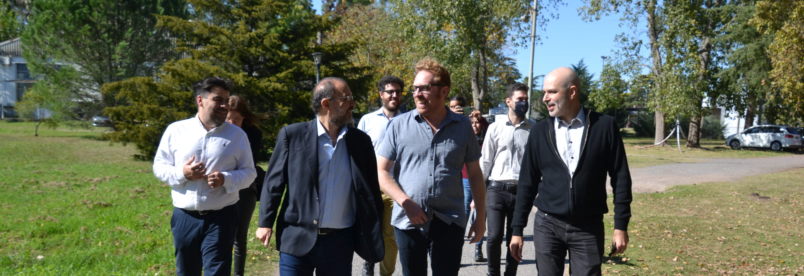 En este momento estás viendo Agüero y Villar recorrieron el campus tecnológico de la CIC<p class = "resumen">Recorrieron las instalaciones 
 y conversaron sobre las principales demandas actuales y las líneas de trabajo de cada espacio</p>