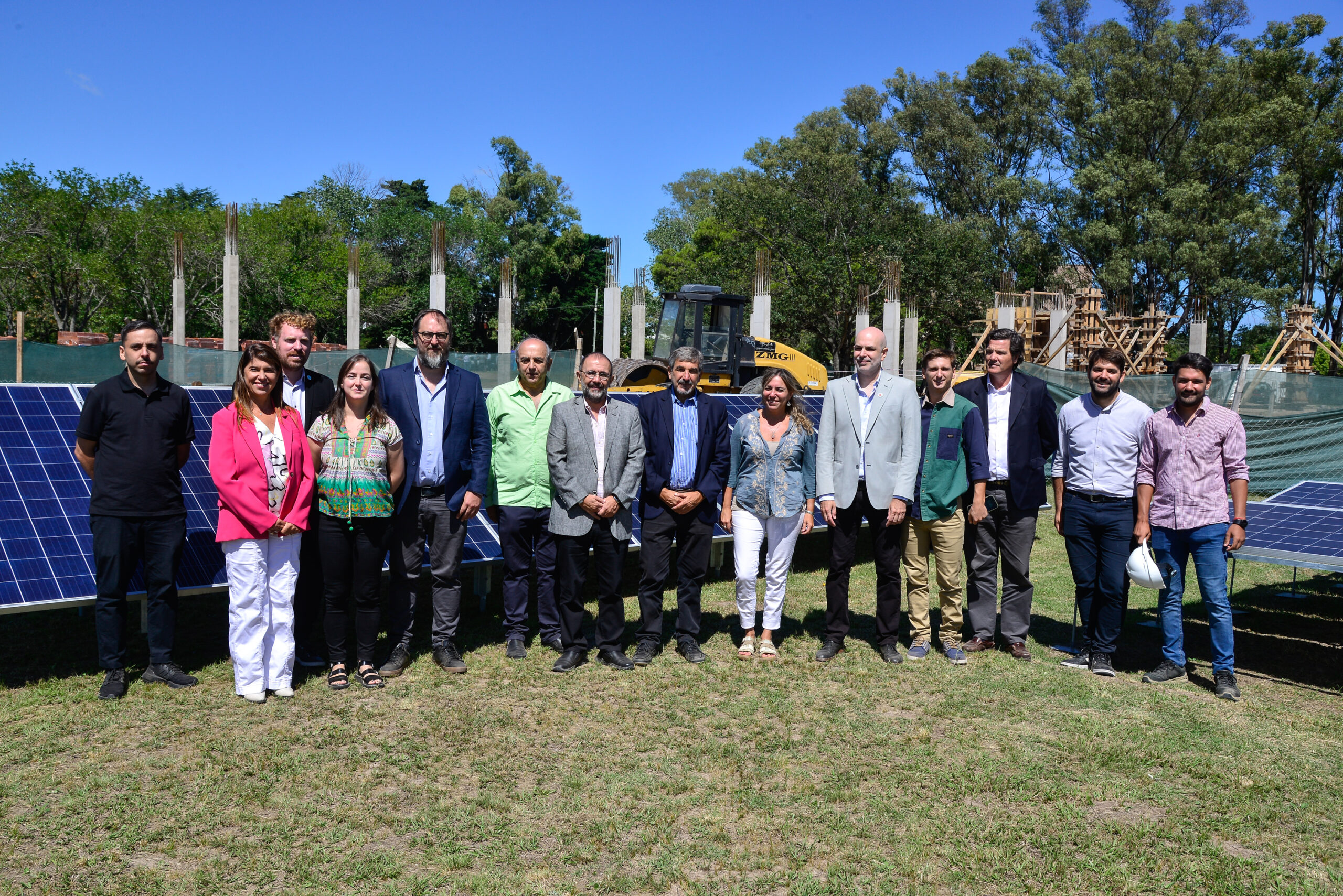 En este momento estás viendo Se construye el primer Centro de Energías Renovables <p class = "resumen">Con un presupuesto de $2.400 millones de pesos, el edificio está emplazado en el Campus Tecnológico de la Comisión de Investigaciones Científicas en La Plata </p>