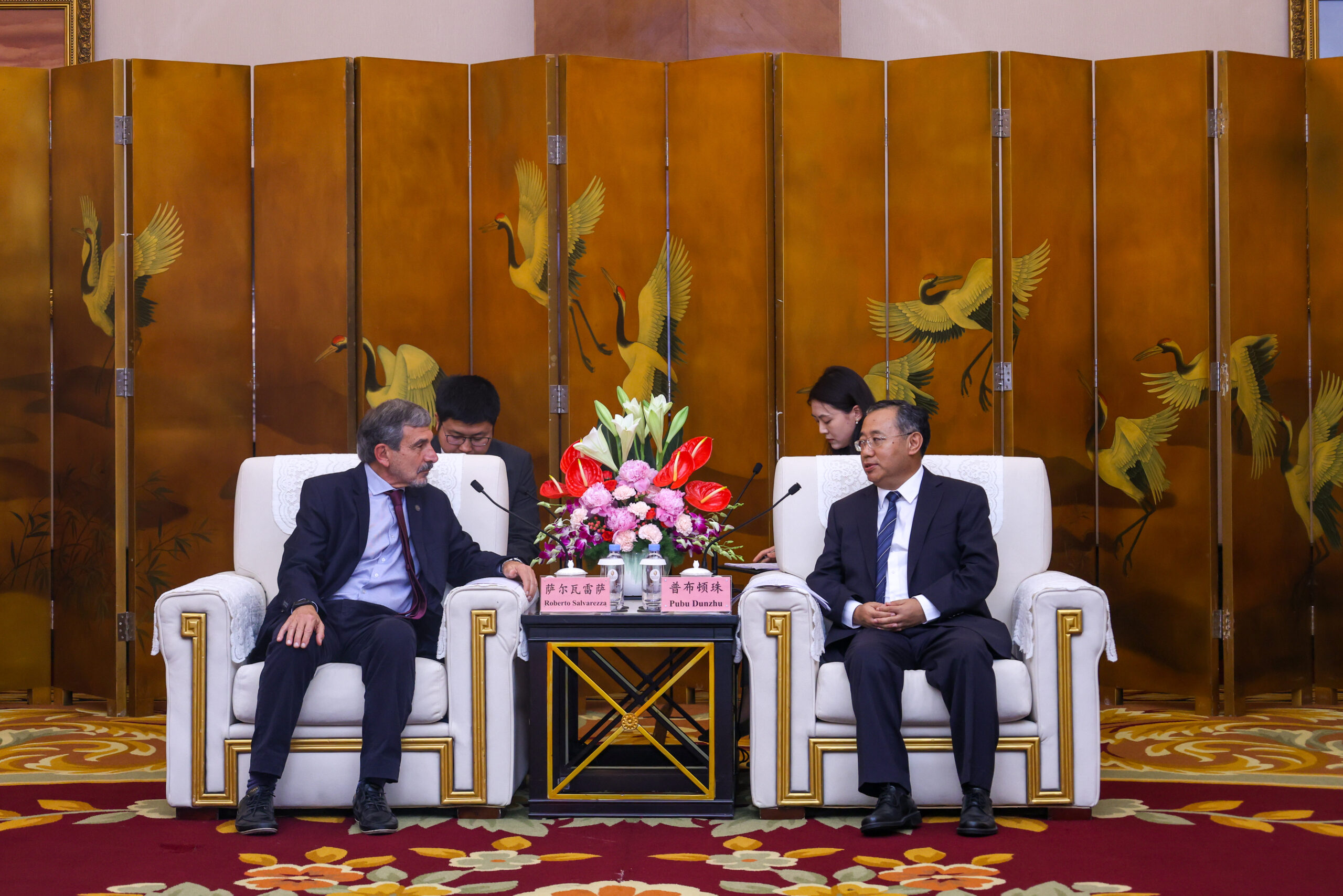 En este momento estás viendo La CIC firmó acuerdos de cooperación científica en China<p class = "resumen">El presidente del organismo, Roberto Salvarezza, participó de una conferencia en la provincia de Sichuan, donde se acordó promover la cooperación científica y tecnológica en el desarrollo de las energías renovables y fortalecer el trabajo conjunto en el sector agrícola entre ambas regiones. </p>
