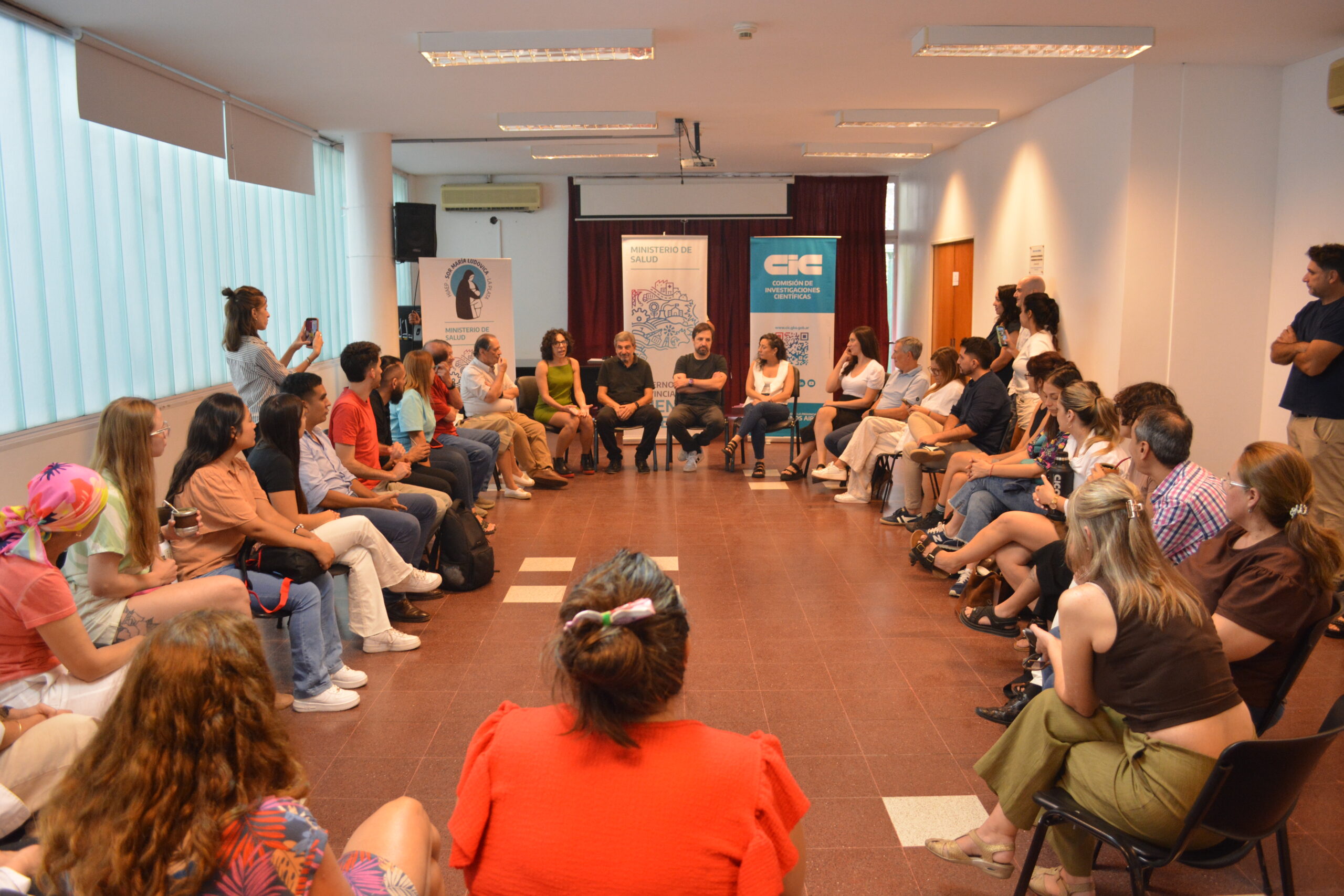 Lee más sobre el artículo La Provincia jerarquiza la figura del Investigador/a en Salud